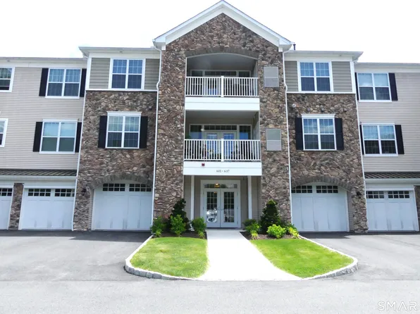 623 Brookside Court #623, Newtown, CT 06470