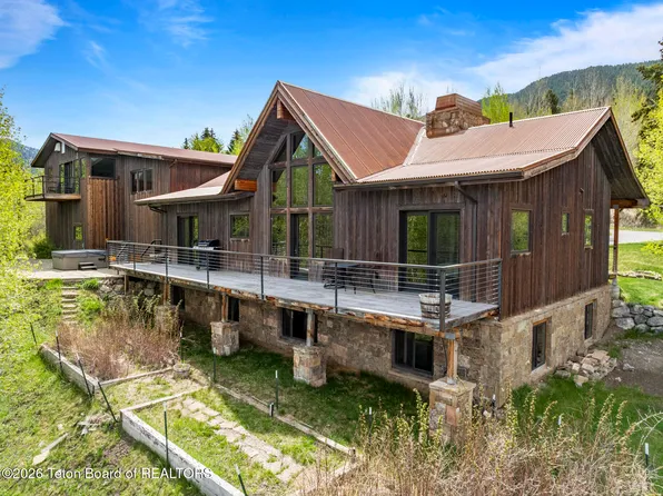 735 Upper Redmond Rd, Jackson, WY 83001