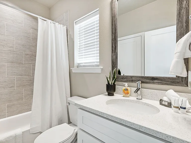 6168 Oglethorpe St — Photo 24