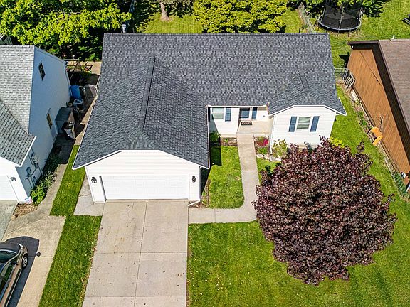 3rd image of 707 Dorn Dr