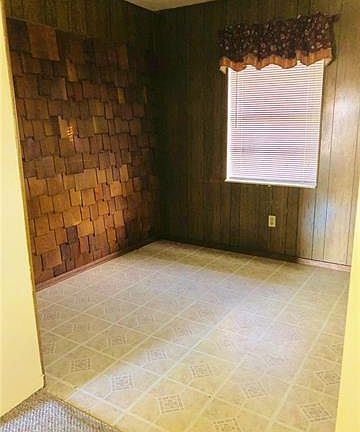 3rd image of 1102 Lourock Dr