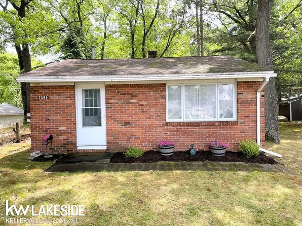 7359 Port Austin Rd, Caseville, MI 48725