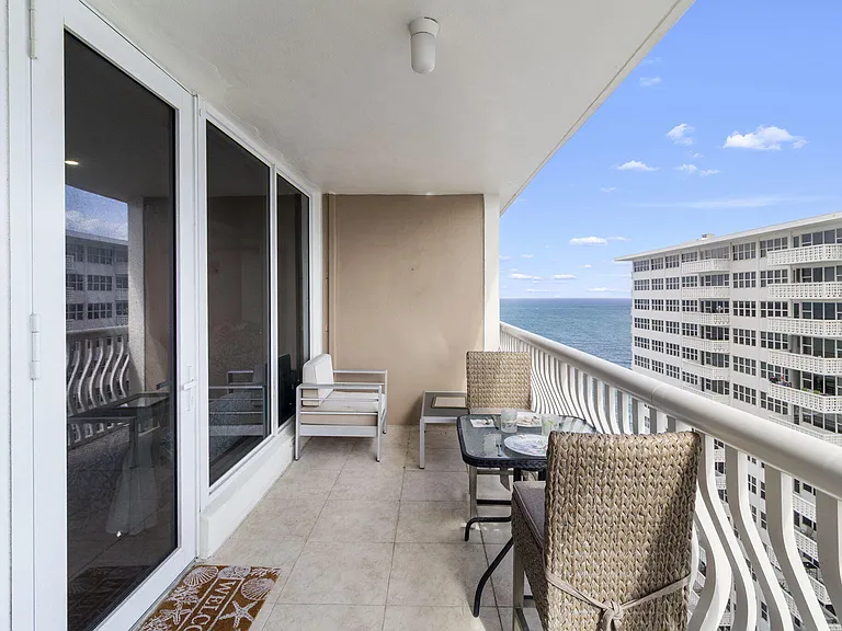 4020 Galt Ocean Dr #1504 — Photo 18