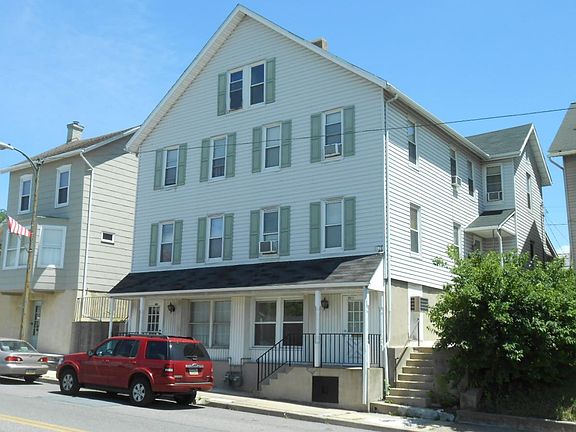 Front - House is on left side of duplex