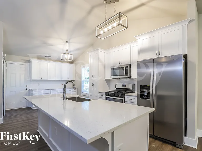 7110 Lawson Dr — Photo 6
