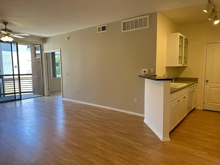 1701 E Colter St #317 — Photo 4