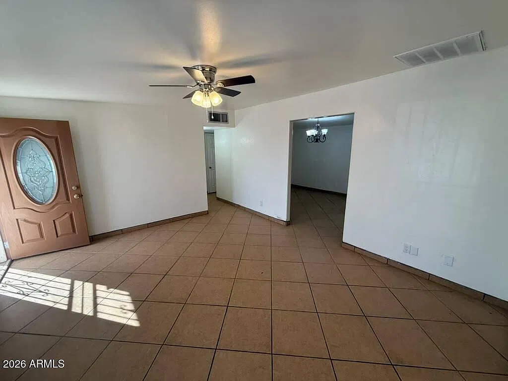 4 bed, 3.0 bath, 3611 sqft, $2,200 — Photo 2
