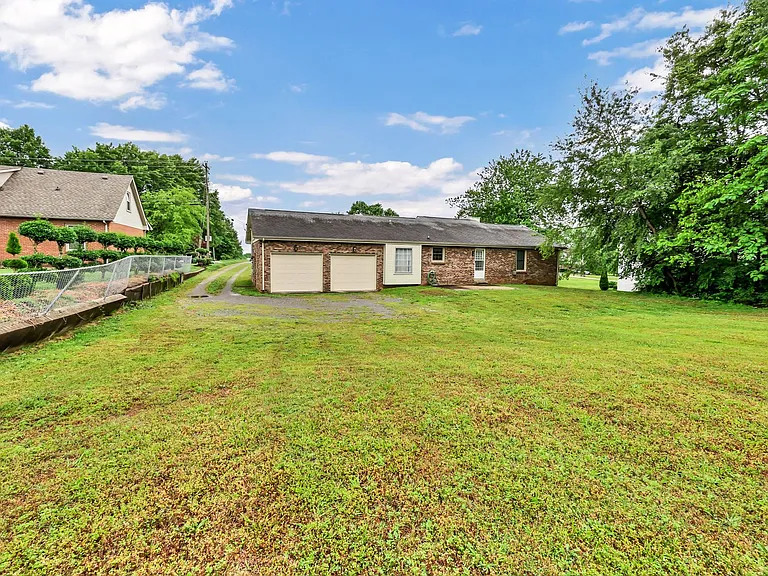 2157 Watertown Pl — Photo 31