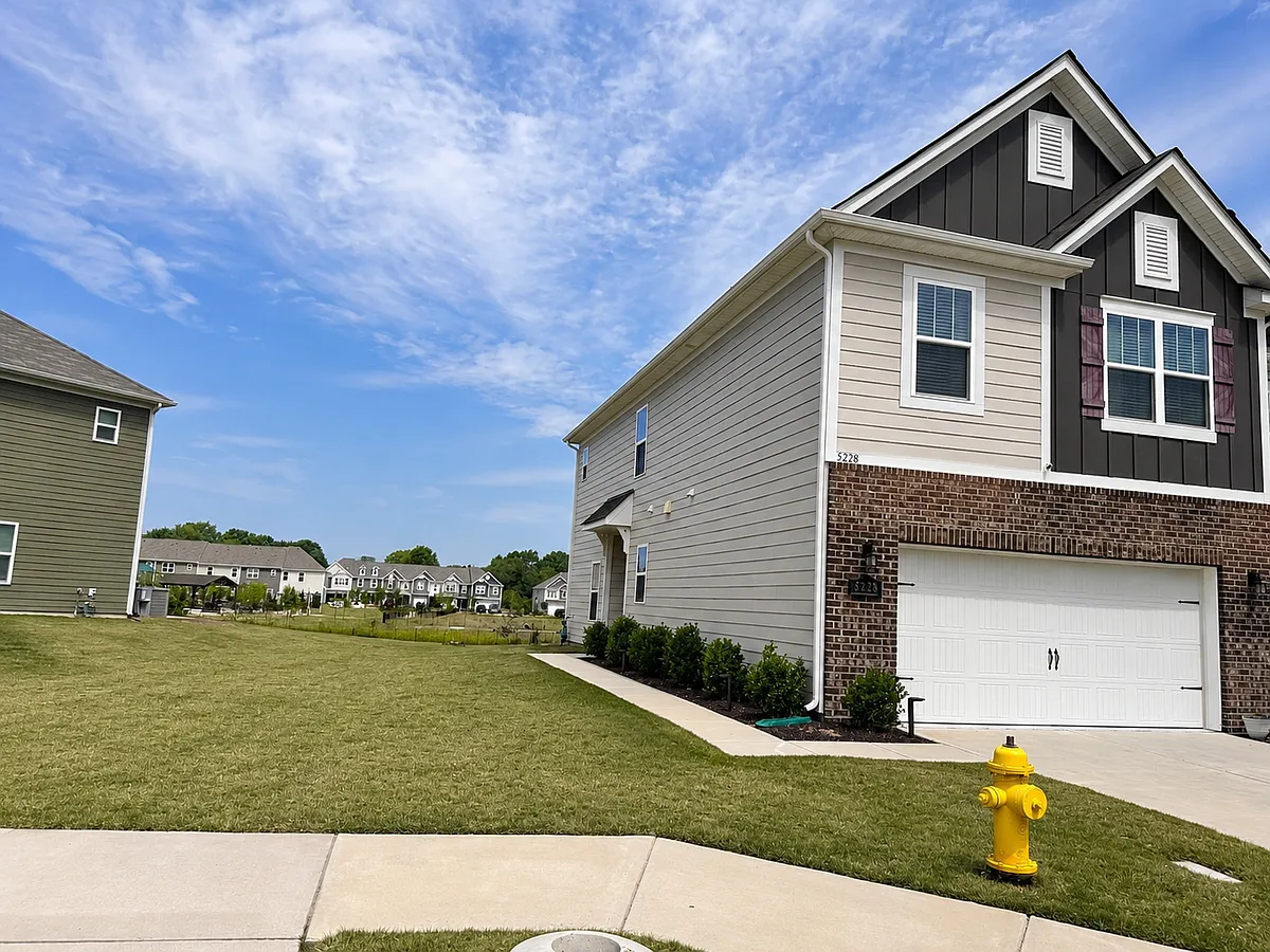 SIDE ENTRY WITH OPEN VIEW - 5228 Maynard Hill Dr