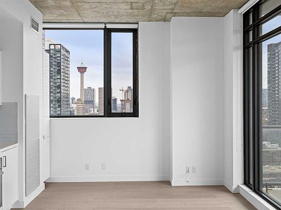 4th image of 1010 W 6th St SW #1608