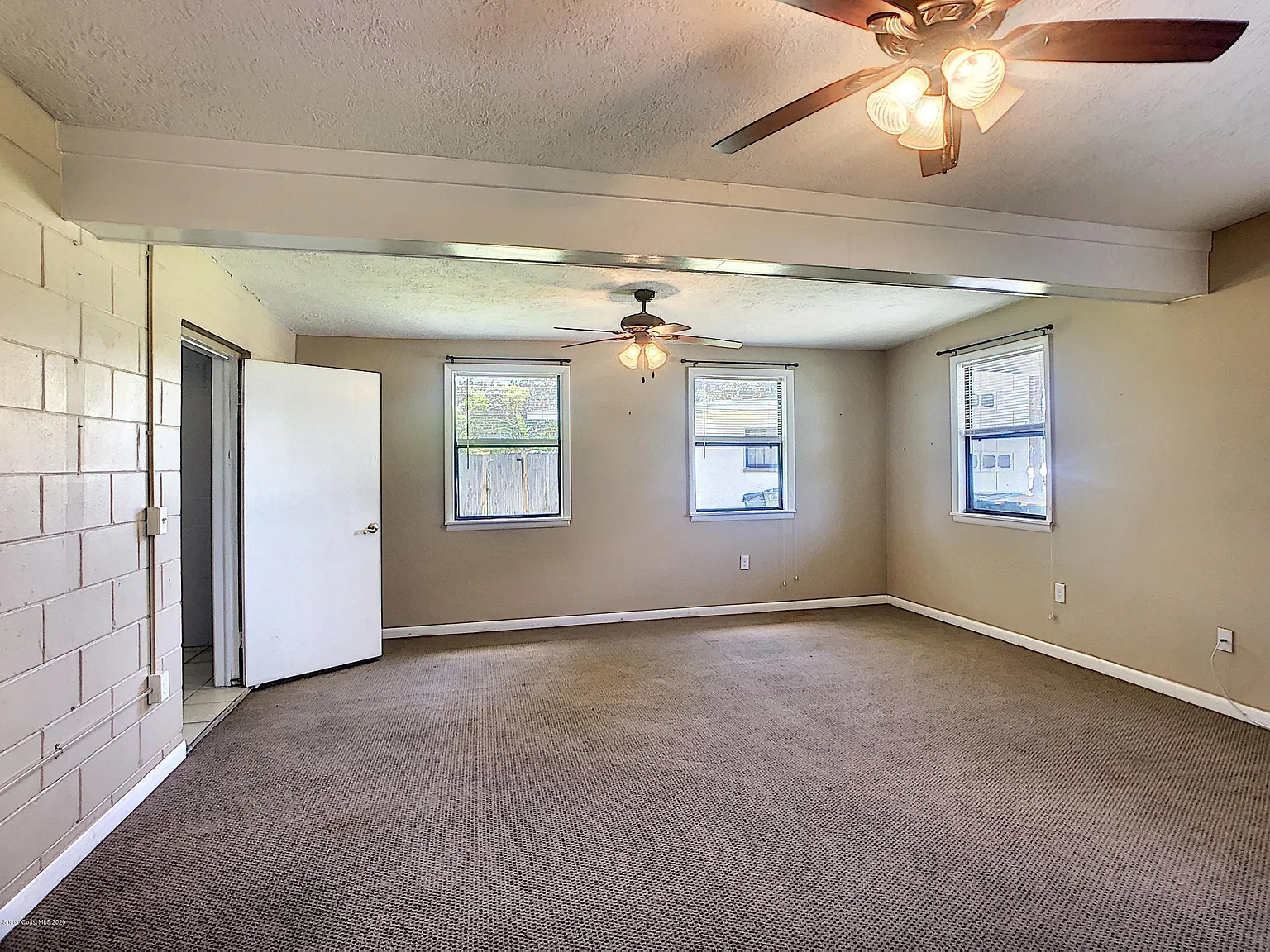 3 bed, 2.0 bath, 1280 sqft, $2,300 — Photo 4