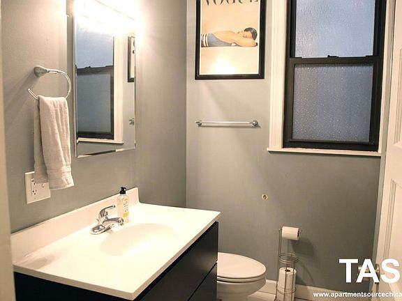 5th image of 3634 N Damen Ave #1