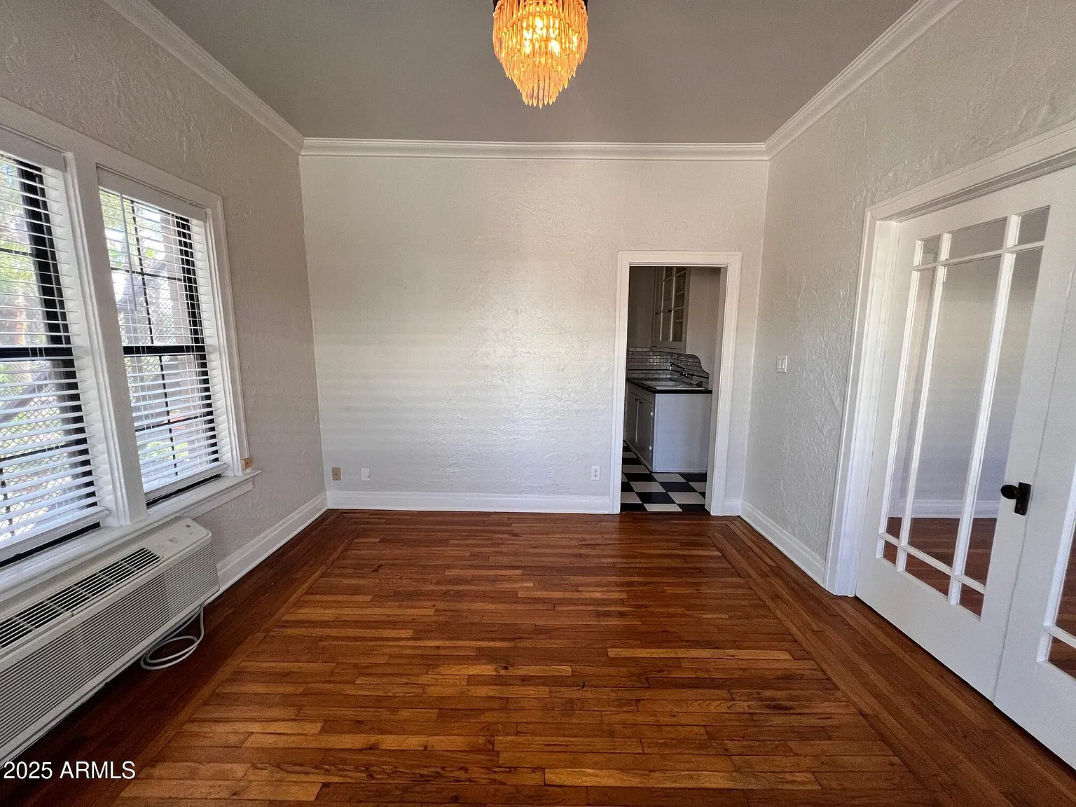 902 E Palm Ln — Photo 2