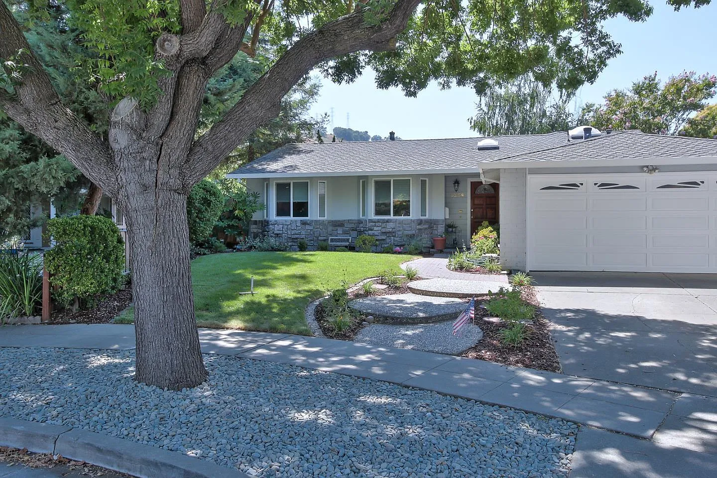 6234 Hopi Cir photo 1