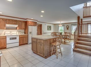 10 Cals Ct, Taunton, MA 02780