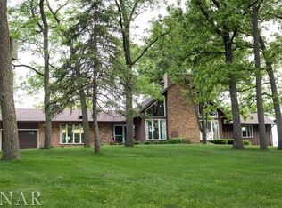 12613 E 2300 North Rd, Hudson, IL 61748
