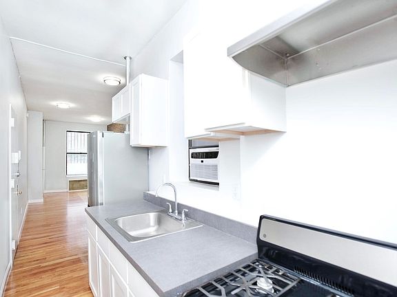 3rd image of 35 Morningside Ave APT 1