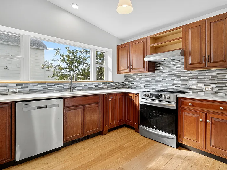321 N Fulton St #1 — Photo 6
