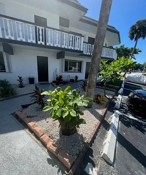 2401 NW 9th Ave #3 — Photo 5
