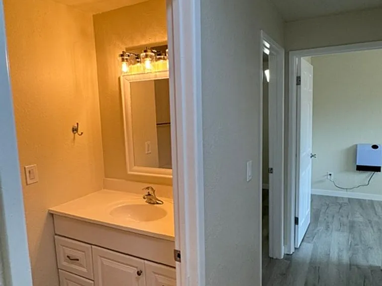 3007-3009 Juanipero Way — Photo 14
