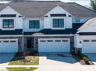 2854 Riviera Dr, Akron, OH