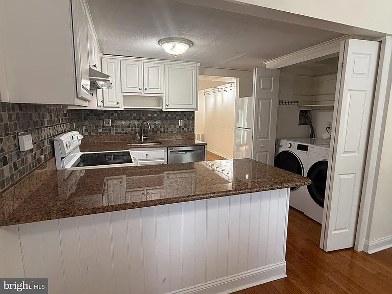 1080 Pendleton Ct — Photo 13