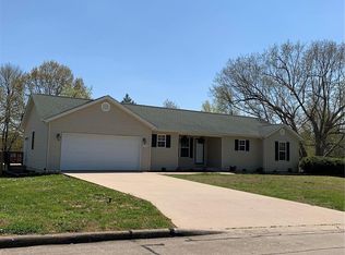 1493 Ridge Rd, Jackson, MO 63755