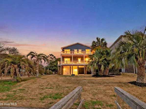 102 SW Yacht Drive, Oak Island, NC 28465