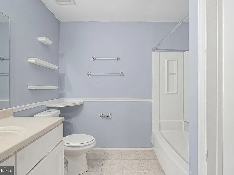 2205 Elberta Ln — Photo 16