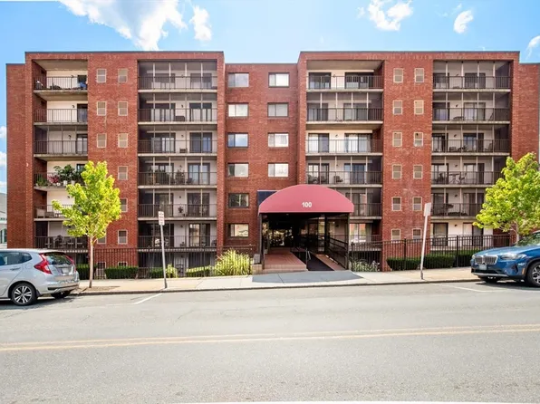 100 High St APT 206, Medford, MA 02155