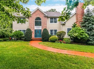 16 Jillian Ct, Lincroft, NJ