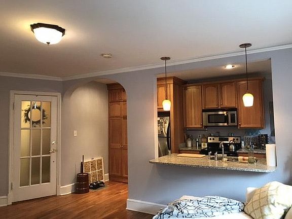 5th image of 3122 Kensington Ave #U3