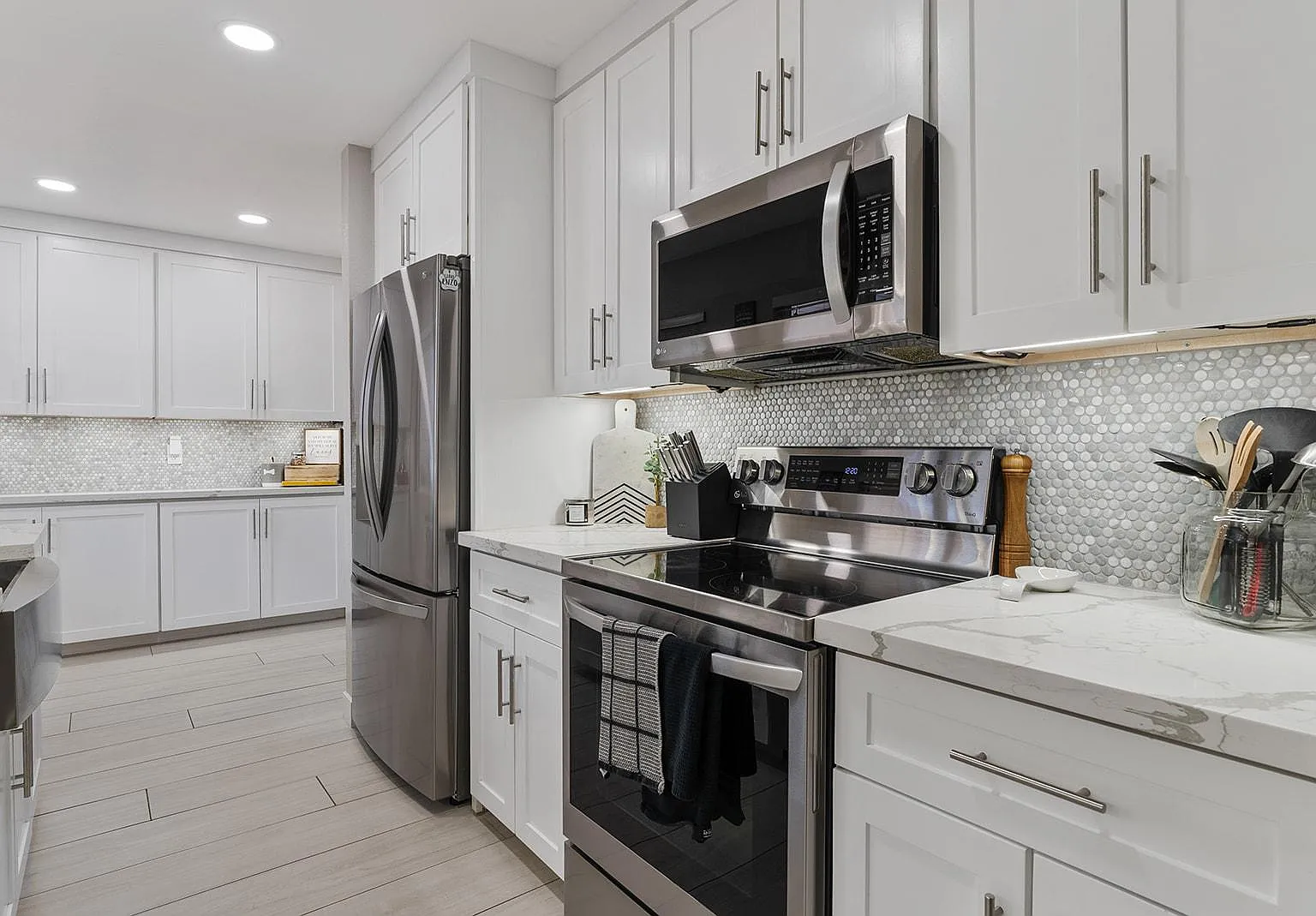 2 bed, 1192 sqft, $3,000 — Photo 2