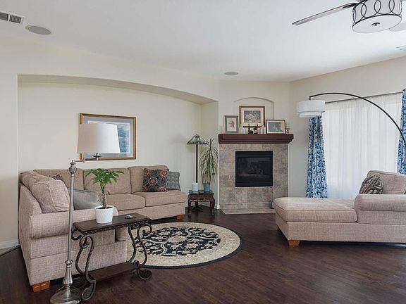 3rd image of 64172 Yosemite Ln