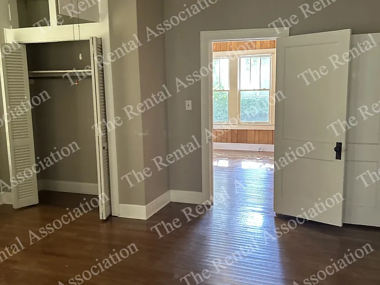 309 E Texas Ave — Photo 16