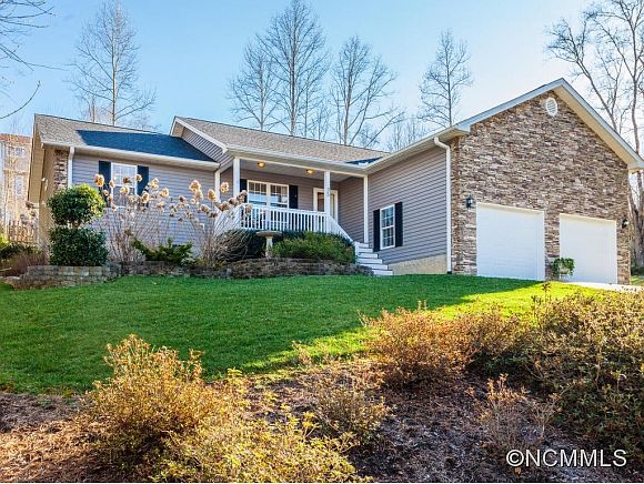 1st image of 35 Oak Apple Ln