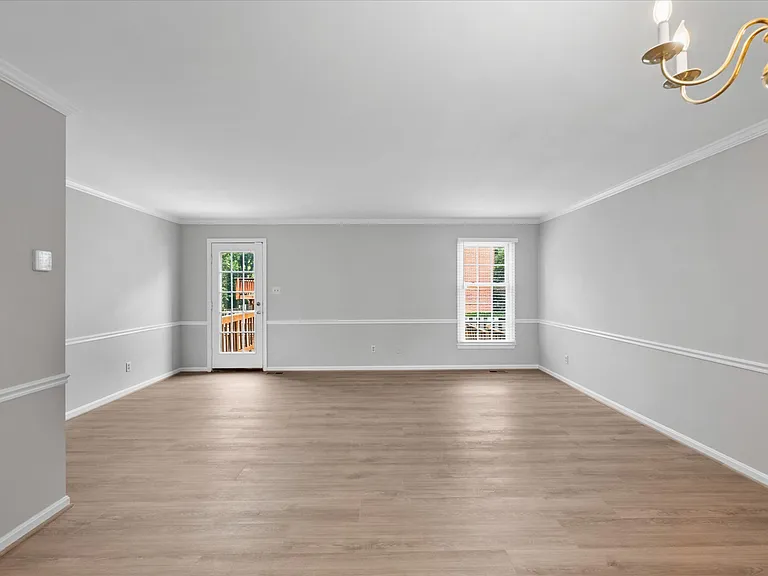 299 S Pickett St — Photo 14
