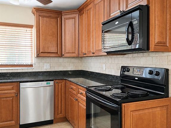 5th image of 4496 Rende Ln