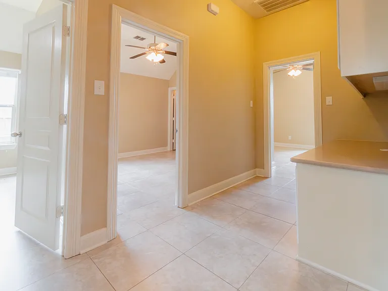 611 Table Rock Dr — Photo 17