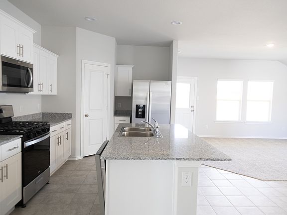 4th image of 537 Derby Ln