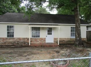 5107 Lake Dr, Crestview, FL 32539