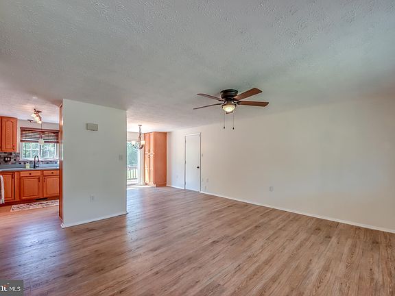 3rd image of 10205 Briarwood Pl