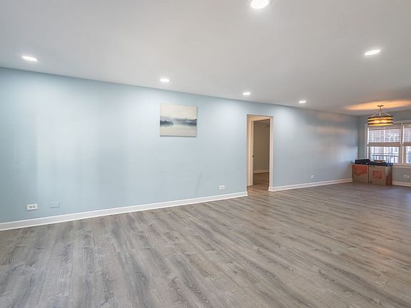 5th image of 904 W Saint James St Unit 1S