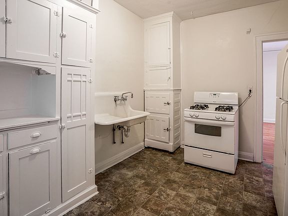 4th image of 3528 Pleasant Ave APT 106