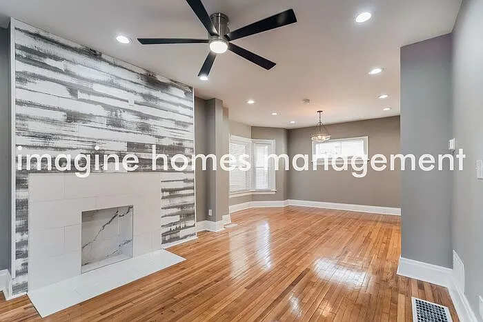 895 Linwood Ave — Photo 2