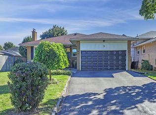 3 Hartsdale Dr, Toronto, ON M9R 2S1