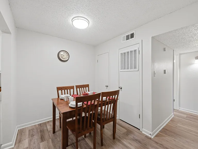Park Place Apartments — Photo 8