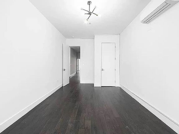 4th image of 1110 Halsey St #3F