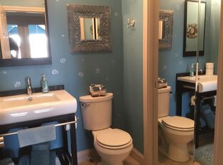 231 W Hampton Manor Ln, Valparaiso, IN 46385