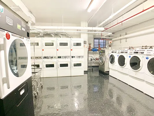 Rented by NYC Empire Realty Inc | media 9